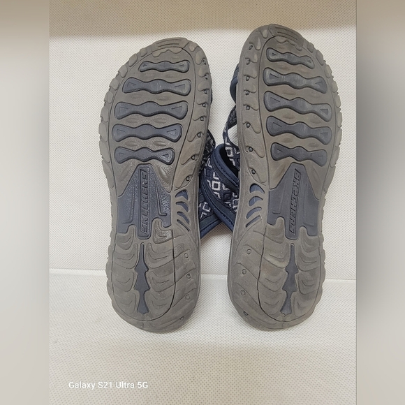 SKECHERS NAVY OUTDOOR LIFESTYLE SANDALS (sz 7) - Picture 3 of 5